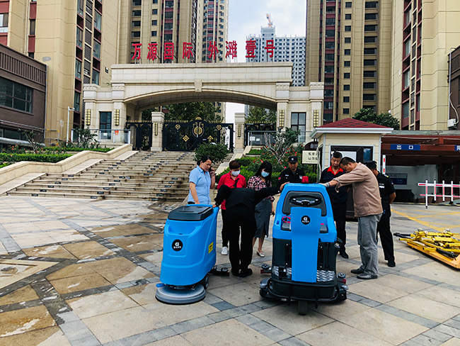  鼎潔盛世洗地機助力小區(qū)停車場，零差評57